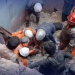 कराची गैस विस्फोट: अवैध इमारत गिरने से 16 लोगों की मौत, कई घायल 3 कराची गैस विस्फोट: अवैध इमारत गिरने से 16 लोगों की मौत, कई घायल