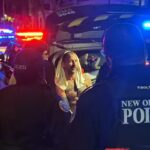 न्यू ऑरलियन्स बार संरक्षकों पर हमला करते समय शिया ला बियॉफ़ ने समलैंगिकता संबंधी अपशब्द कहे: पुलिस |