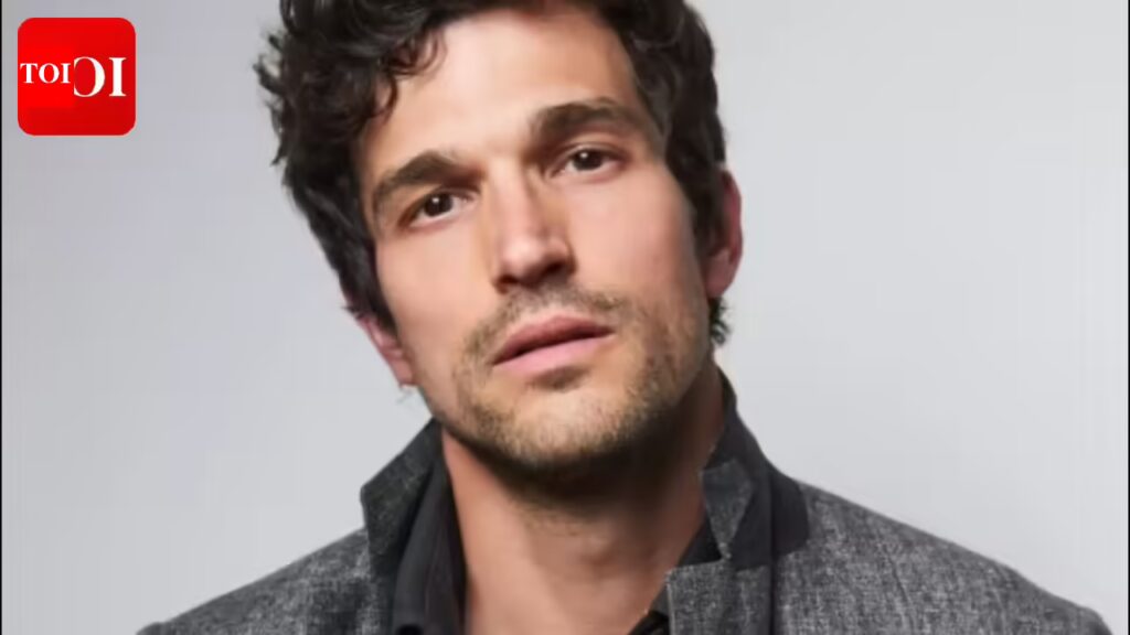 पॉल एंथनी केली: पॉल एंथोनी केली ने पत्नी सिड विडज़ीजेवस्की-केली के साथ पहले बच्चे का स्वागत किया |