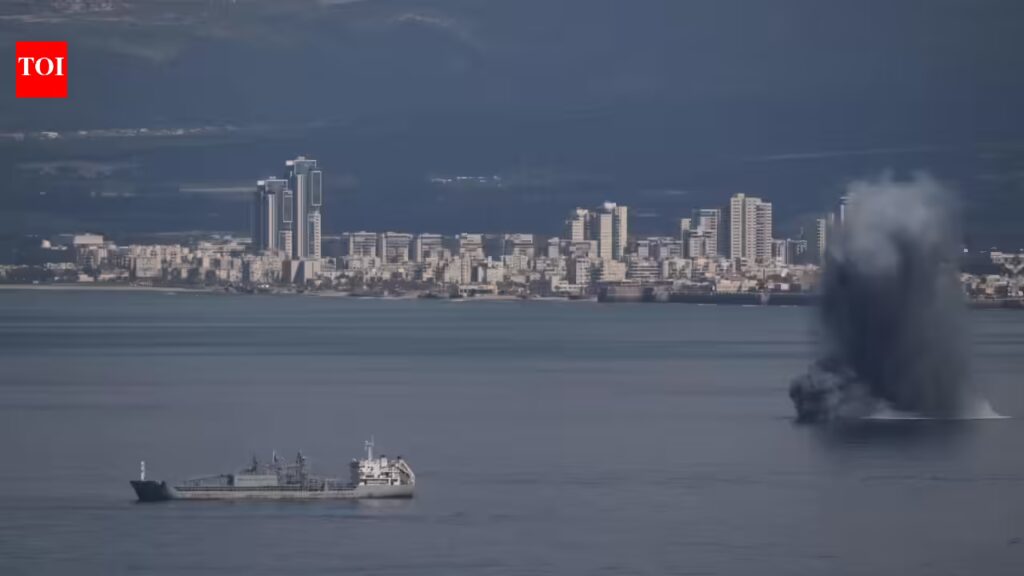 अब अमेरिका-इज़राइल ने ईरान पर हमला क्यों किया - 5 बिंदुओं में समझाया 1 अब अमेरिका-इज़राइल ने ईरान पर हमला क्यों किया – 5 बिंदुओं में समझाया