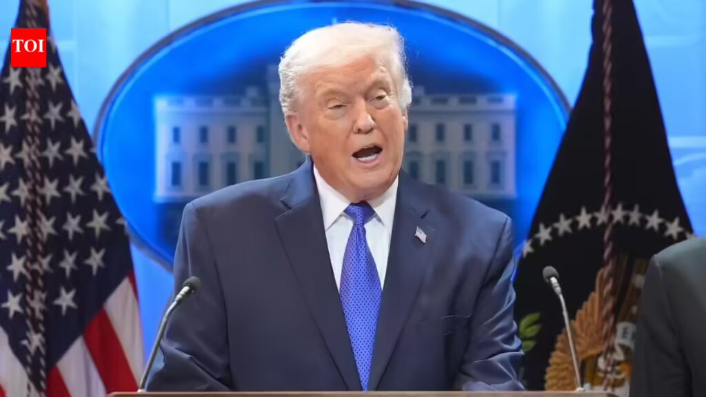 ‘मैं बहुत आगे तक जा सकता हूं और पूरी चीज संभाल सकता हूं’: ईरान पर अमेरिकी हमले के बाद ट्रंप