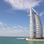 देखें: ईरानी हमले के बाद दुबई के बुर्ज अल अरब पर ड्रोन का मलबा गिरा