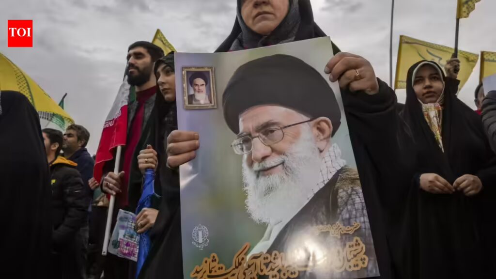 खमेनेई के बाद कौन? ईरान अपना सर्वोच्च नेता कैसे चुनता है और अगला नेता कौन हो सकता है? 7 खमेनेई के बाद कौन? ईरान अपना सर्वोच्च नेता कैसे चुनता है और अगला नेता कौन हो सकता है?