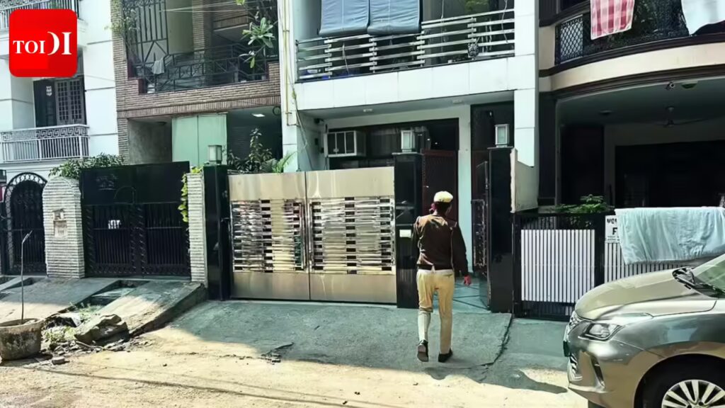 साउथ दिल्ली होम हॉरर: महिला ने 2 बेटियों की 'हत्या' की, आत्महत्या का प्रयास किया 4 साउथ दिल्ली होम हॉरर: महिला ने 2 बेटियों की ‘हत्या’ की, आत्महत्या का प्रयास किया