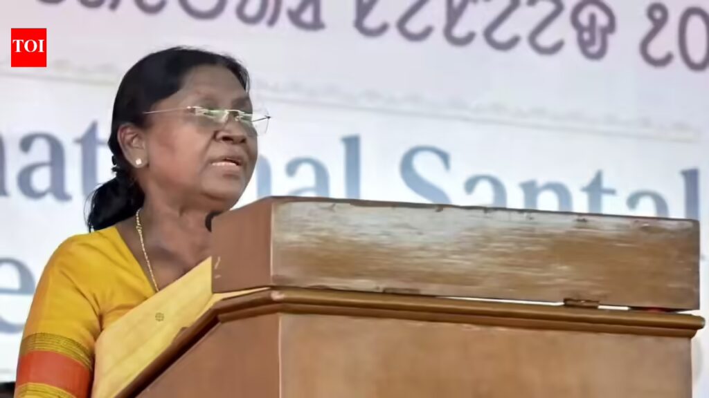 ‘मैं बहुत दुखी हूं’: राष्ट्रपति मुर्मू ने संथाल कार्यक्रम के लिए ममता सरकार द्वारा छोटी जगह आवंटित करने पर आपत्ति जताई