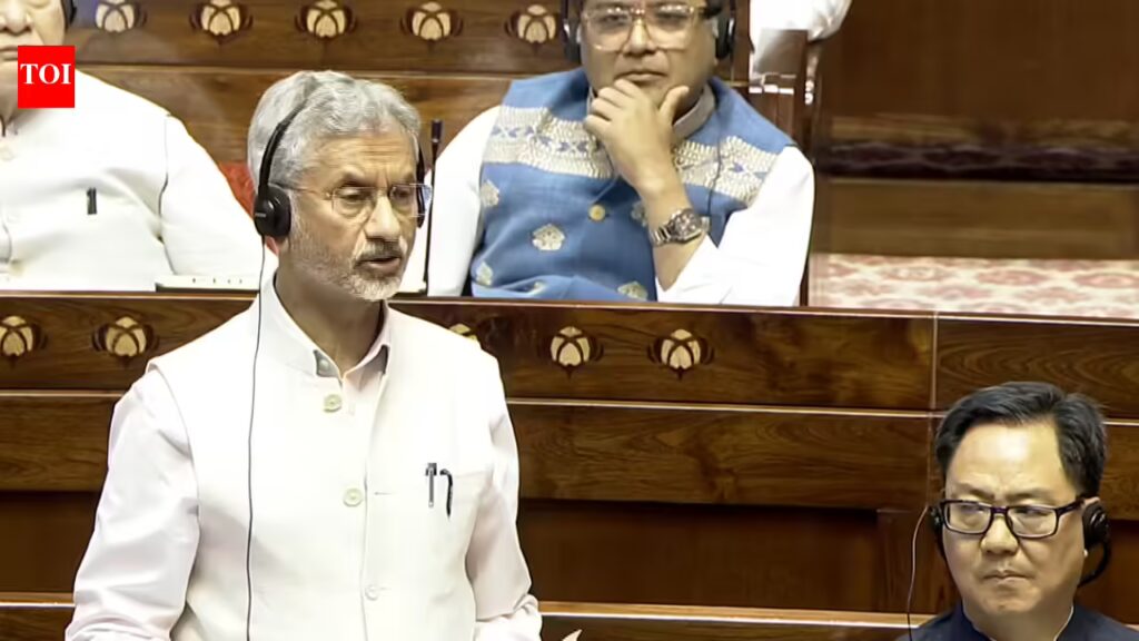 'ईरान नेतृत्व से संपर्क मुश्किल': जयशंकर ने मध्य पूर्व युद्ध पर भारत की स्थिति स्पष्ट की 1 ‘ईरान नेतृत्व से संपर्क मुश्किल’: जयशंकर ने मध्य पूर्व युद्ध पर भारत की स्थिति स्पष्ट की