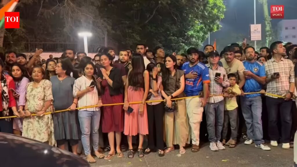 पूजा से लेकर जंगली जश्न तक: भारत ने अहमदाबाद में टी20 विश्व कप खिताब का स्वागत कैसे किया