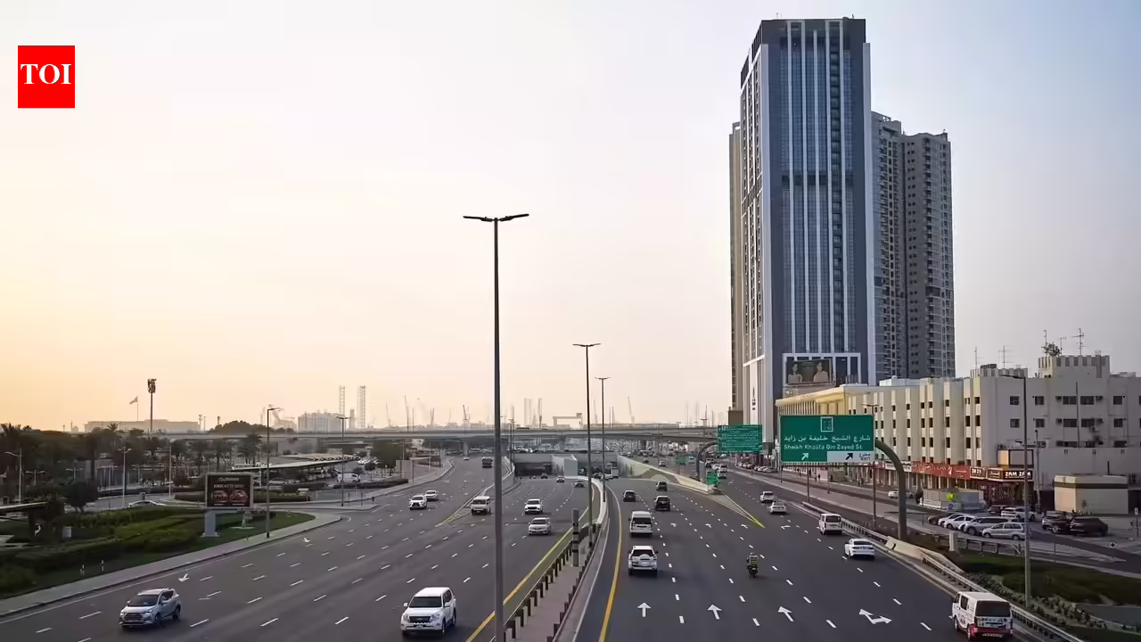 एक प्रथम-व्यक्ति खाता: कैसे दुबई मिसाइल चेतावनियों के तहत अपनी गति बनाए रखता है