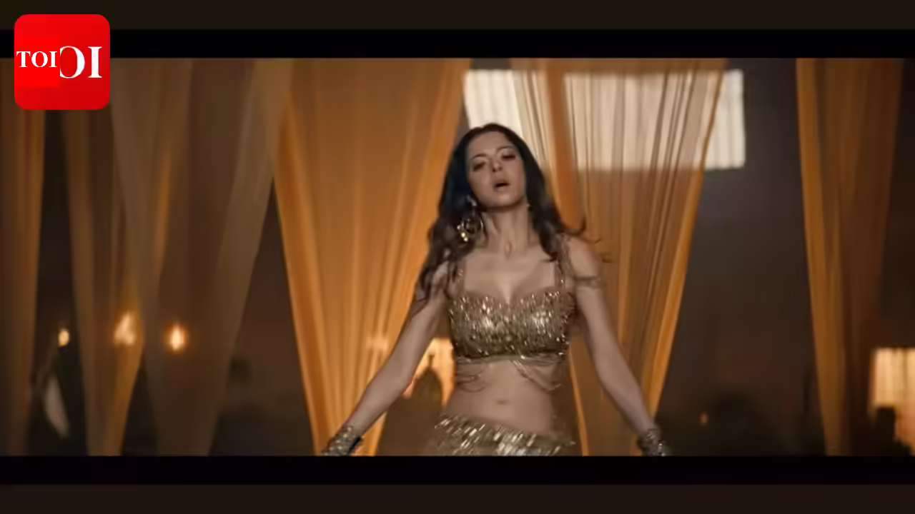 ‘आडू 3’ का गाना ‘सुल्तान’ रिलीज: वेधिका के ऊर्जावान नृत्य ने खींचा ध्यान; अग्रिम बुकिंग रु. 50 लाख पार | मलयालम मूवी समाचार