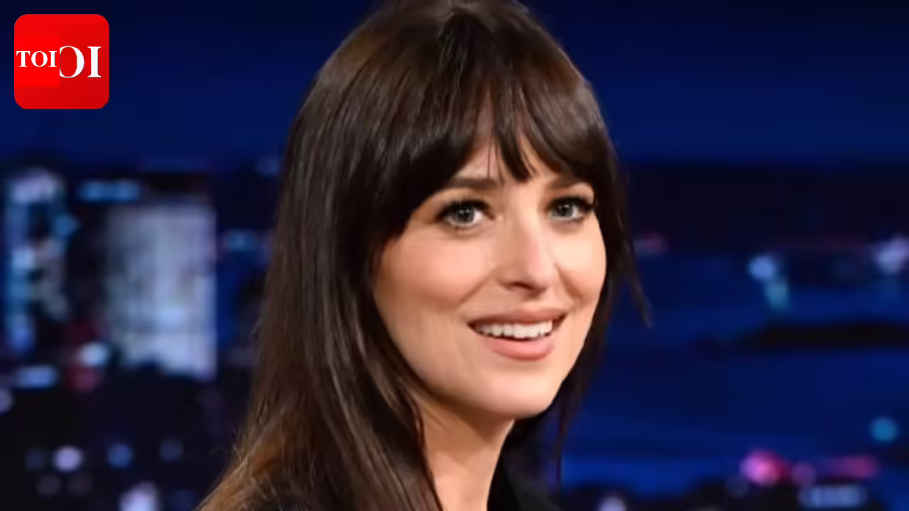 डकोटा जॉनसन ने स्वीकार किया कि सभी से हाथ मिलाने की वजह से उन्हें यह भूमिका नहीं मिली: ‘उन्होंने कहा कि मैं मूर्ख थी’ |