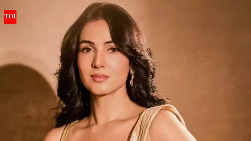 सोनल चौहान ने एक नोट लिखकर पीएम नरेंद्र मोदी से मदद मांगी क्योंकि वह मध्य पूर्व तनाव के बीच दुबई में फंसी हुई हैं। हिंदी मूवी समाचार