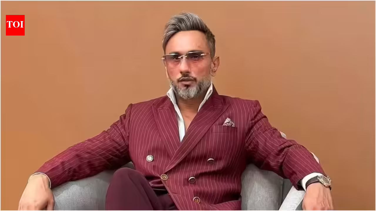 यो यो हनी सिंह के 'सोल्ड आउट' पुणे कॉन्सर्ट को धक्का लगा; गायक ने नई तारीखों की घोषणा की - यहाँ हम क्या जानते हैं | हिंदी मूवी समाचार 111 यो यो हनी सिंह के ‘सोल्ड आउट’ पुणे कॉन्सर्ट को धक्का लगा; गायक ने नई तारीखों की घोषणा की – यहाँ हम क्या जानते हैं | हिंदी मूवी समाचार