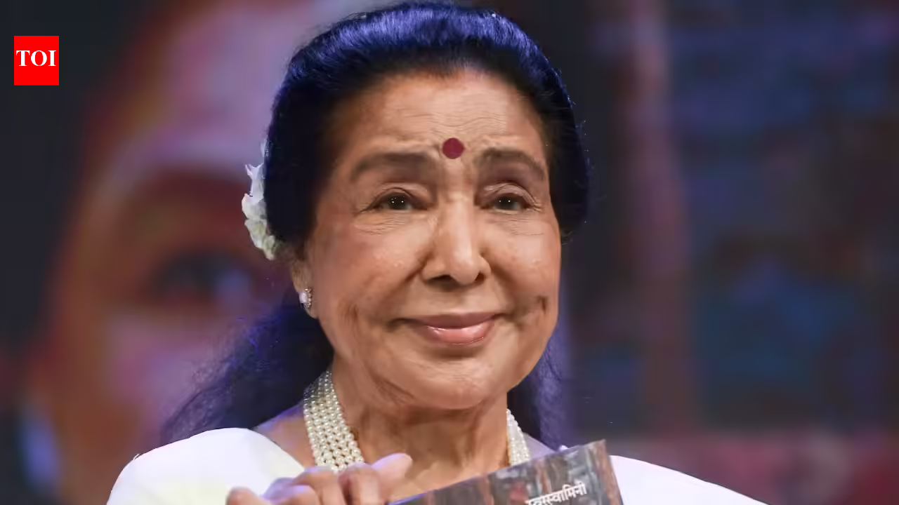 कैबरे से लेकर वैश्विक पॉप तक, आशा ने चर्चा का विषय बनने से पहले ‘क्रॉसओवर’ को जीया