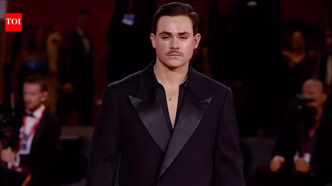 डकरे मोंटगोमरी का कहना है कि ओसीडी ‘फ़ेस ऑफ़ डेथ’ में उनकी खलनायक भूमिका का ‘सबसे प्रासंगिक’ हिस्सा था | अंग्रेजी मूवी समाचार