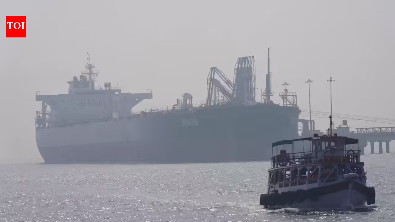 ईरानी क्रूड लेकर 2 टैंकर भारत पहुंचे