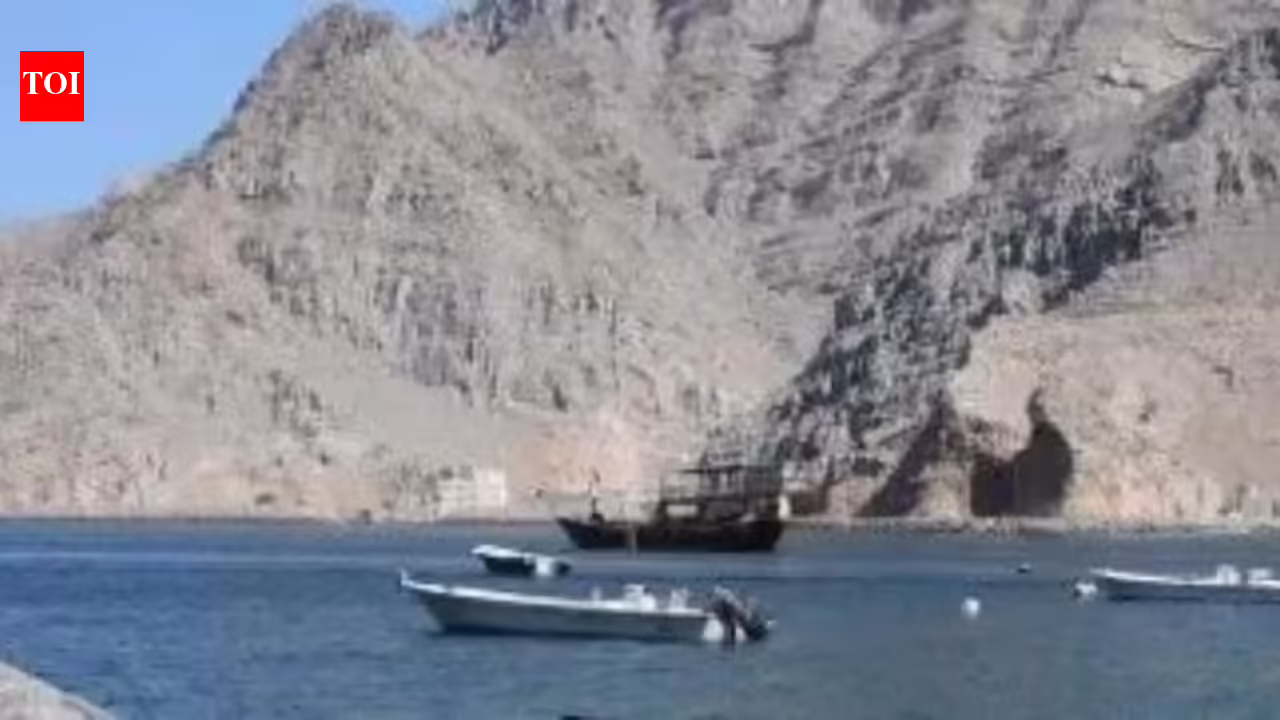 ईरान को कितना नुकसान होगा? ट्रम्प की होर्मुज नाकेबंदी की कीमत