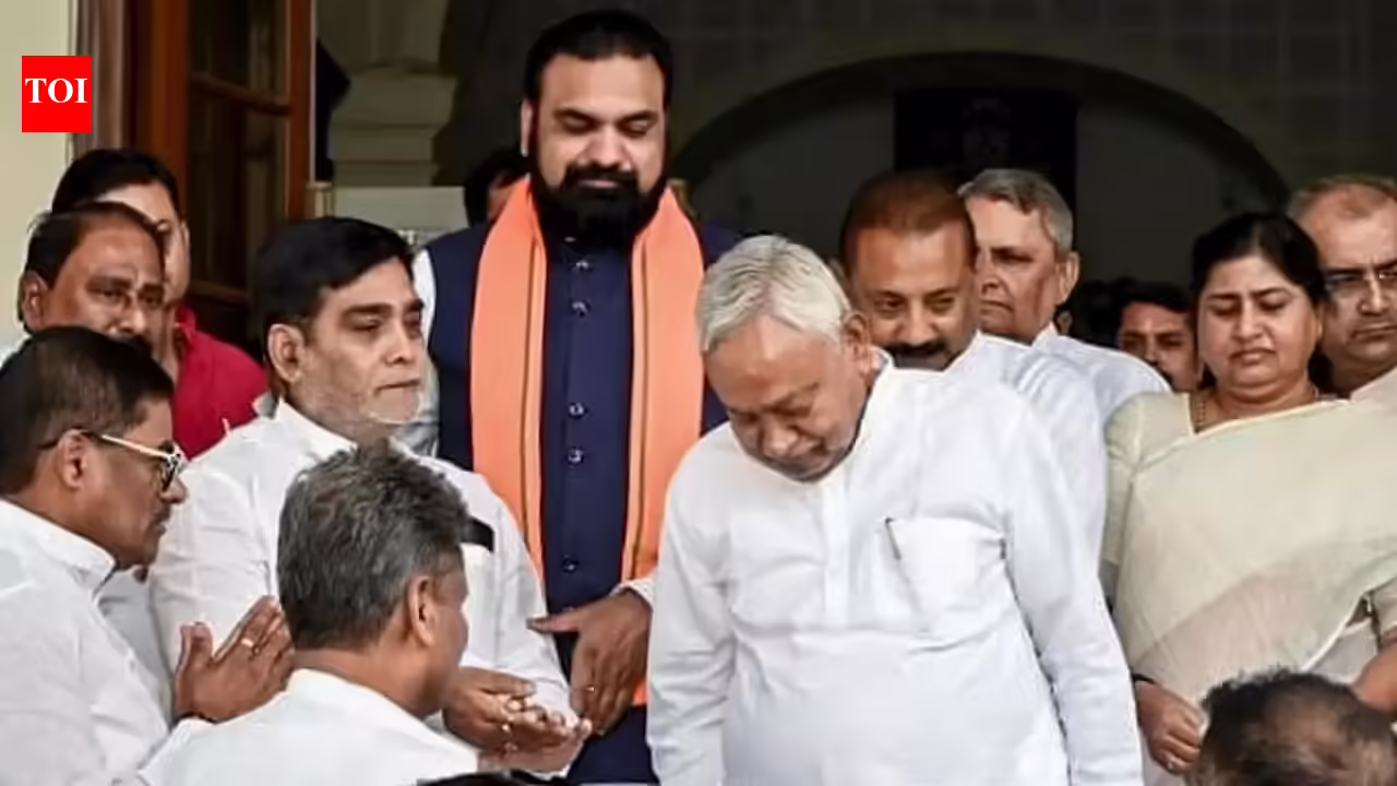 मगध के नए ‘चौधरी’: नीतीश के बाहर निकलते ही सम्राट का ‘मुरेठा’ व्रत पूरा हो गया