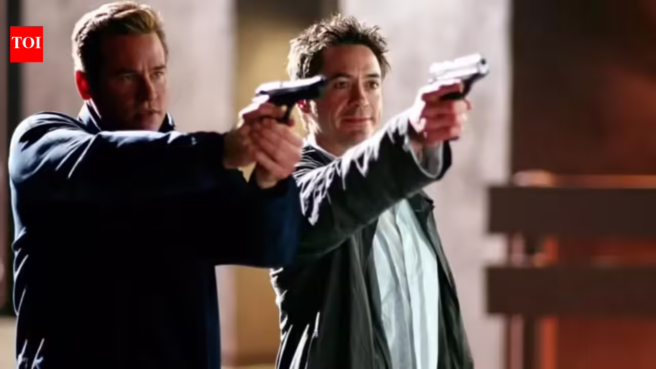 कैसे वैल किल्मर के शांत बलिदान के कारण रॉबर्ट डाउनी जूनियर को लत लग गई और वापसी हुई जिसने हॉलीवुड को बदल दिया |