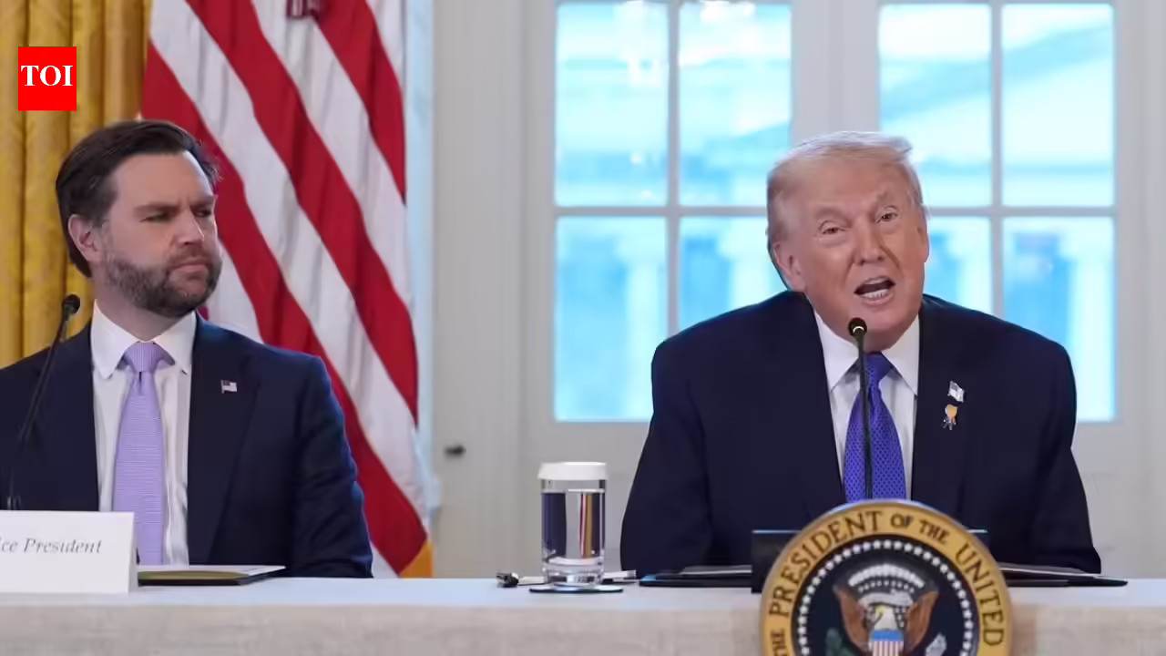 बातचीत, धमकियाँ और अशांति: ईरान के नीचा दिखने पर ट्रम्प ने पाकिस्तान में अपनी टीम वापस भेजी