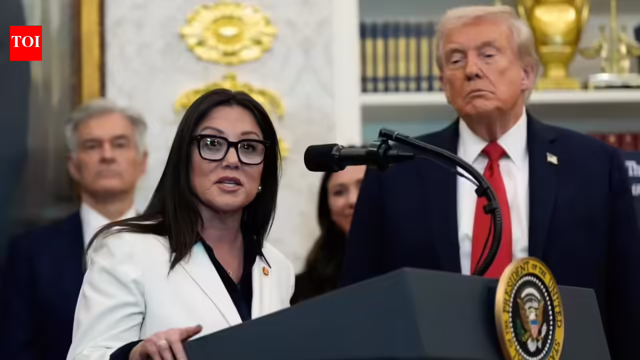 ट्रंप के श्रम सचिव लोरी चावेज़-डीरेमर उतार-चढ़ाव भरे कार्यकाल के बाद इस्तीफा देने के लिए तैयार हैं