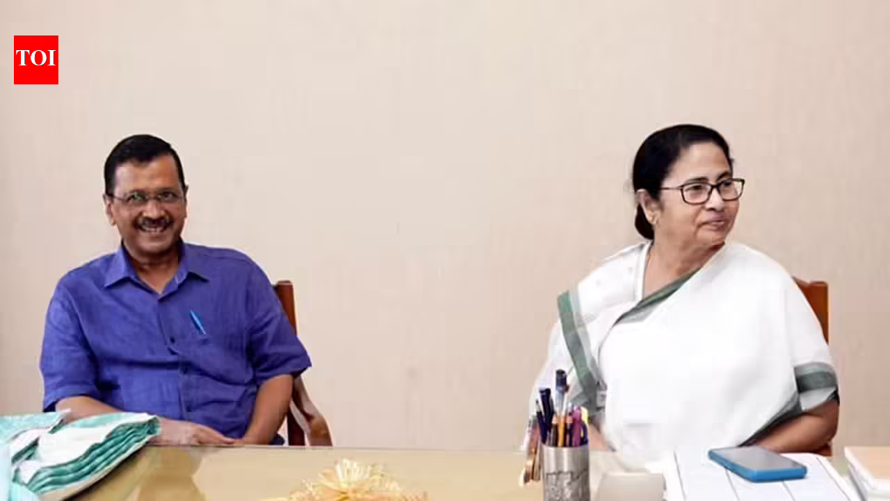 ‘सबसे कठिन लड़ाई लड़ रहे हैं’: केजरीवाल ने बंगाल चुनाव से पहले ममता का समर्थन किया