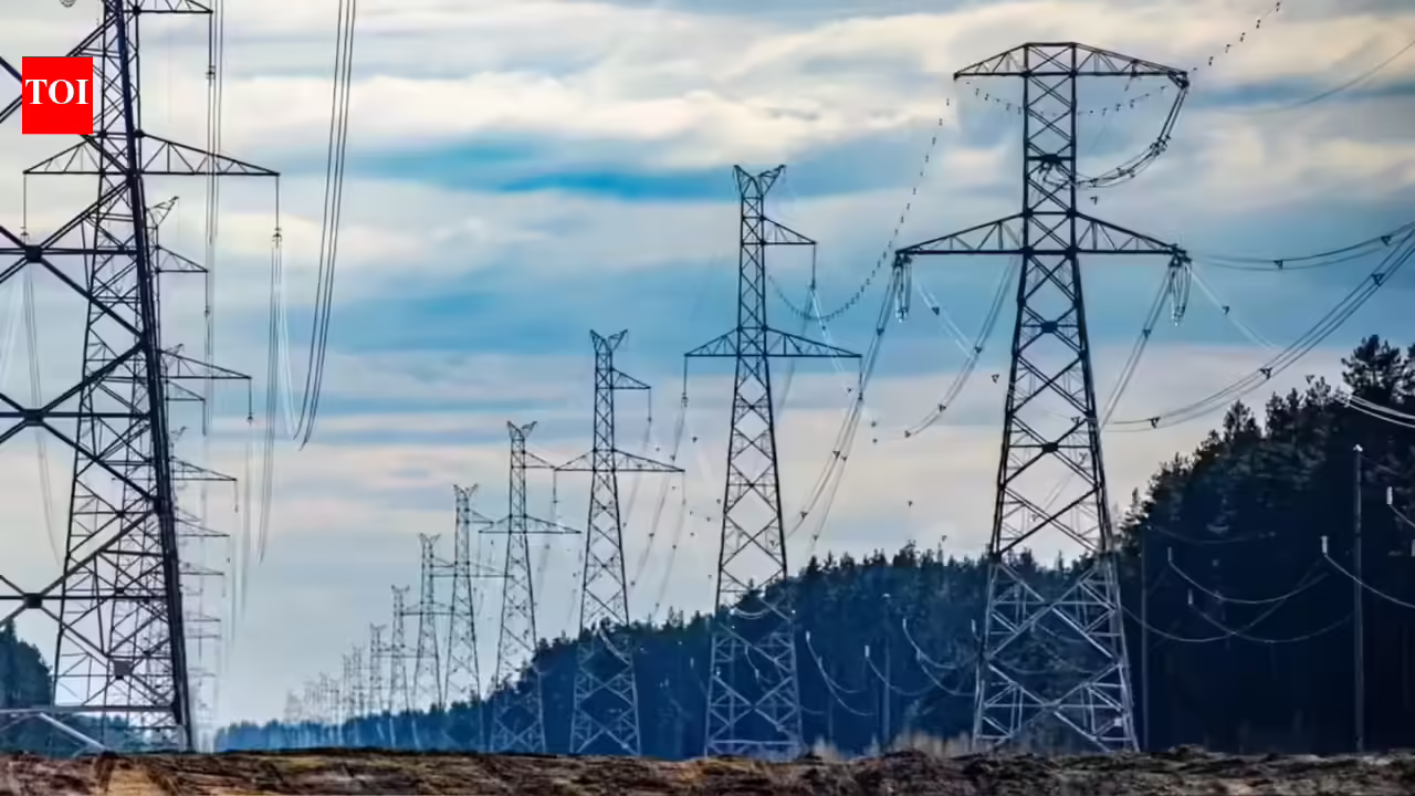 चूंकि बिजली की मांग पूर्वानुमानों के विपरीत है, अधिकारियों का कहना है कि खपत और बढ़ने की संभावना है