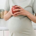 Pregnancy Nutrition: प्रेग्नेंसी में खून और विटामिन की कमी बन रही साइलेंट किलर, भूलकर भी नजरअंदाज न करें ये लक्षण