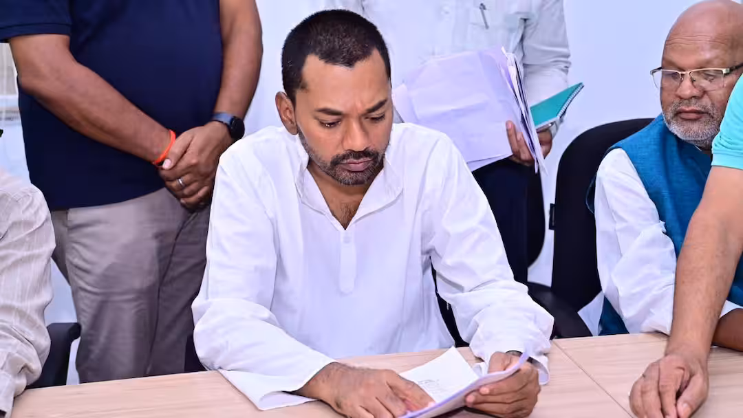 JDU के जनता दरबार में निशांत कुमार से मिलने पहुंच गए RJD के विधायक, बोले- ‘हम अपने…’