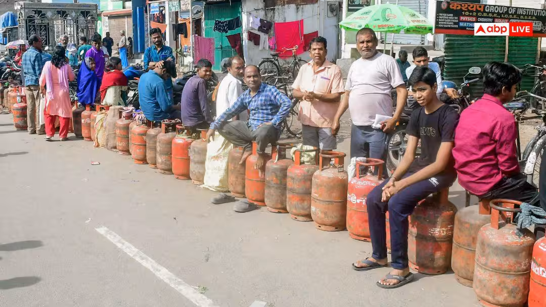 Pradhan Mantri Ujjwala Yojana: उज्ज्वला योजना के लाभार्थियों को NDA सरकार ने दिया बड़ा झटका, 10.5 करोड़ लोगों पर सीधा असर