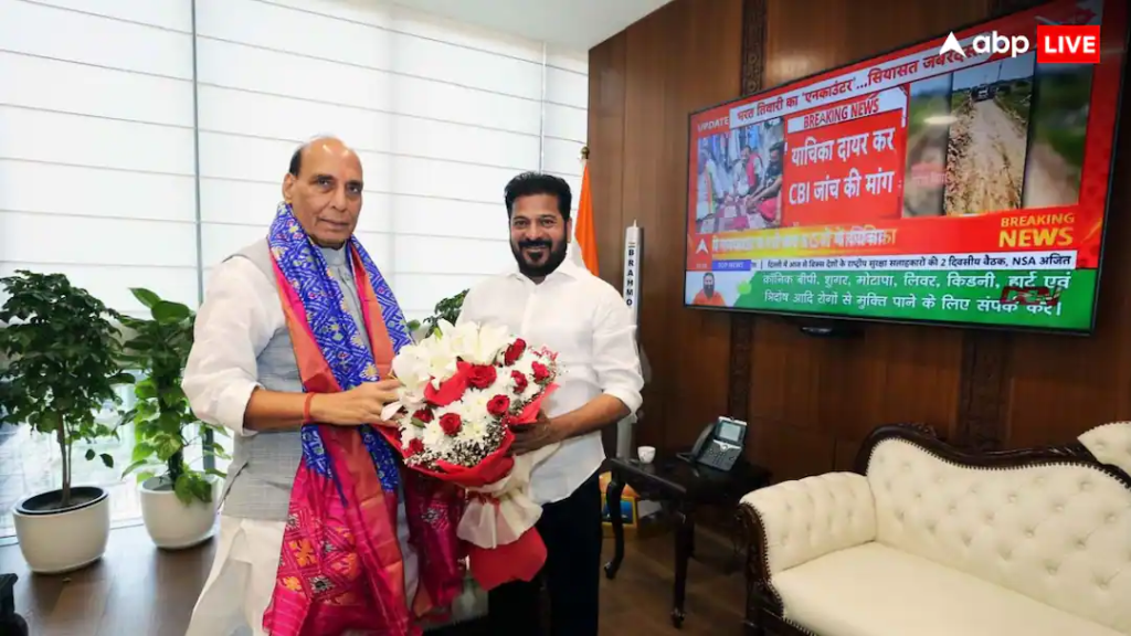 दिल्ली में राजनाथ सिंह से मिले तेलंगाना के मुख्यमंत्री रेवंत रेड्डी, कर डाली ये बड़ी डिमांड, इस बात के लिए कहा थैंक्यू