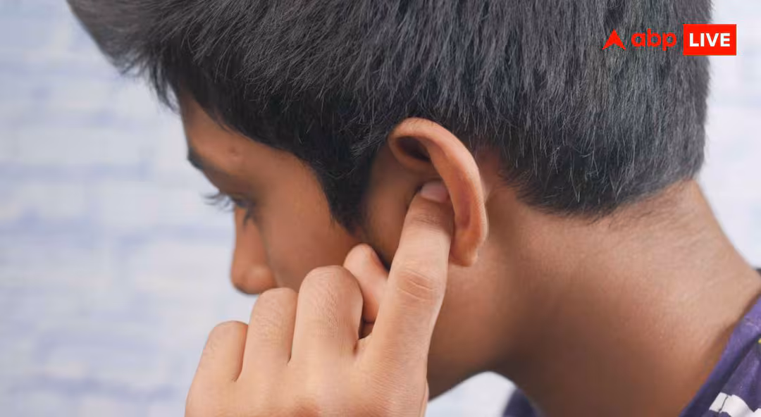 Sudden hearing loss Causes : अचानक एक कान से सुनाई देना पड़ गया बंद, तुरंत कराएं इलाज नहीं तो हो जाएगा परमानेंट बहरापन