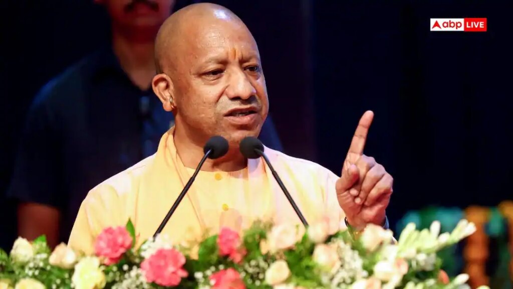 CM Yogi के प्रिंसिपल सेक्रेटरी को कितनी मिलती है सैलरी, इस पद तक कैसे पहुंचते हैं IAS?
