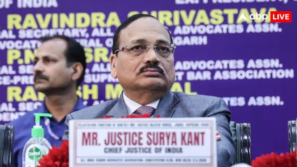 चीफ जस्टिस के लंदन प्रोग्राम में ‘असहिष्णुता’ पर सवाल से गरमाया माहौल, कॉकरोच जनता पार्टी ने शेयर किया Video