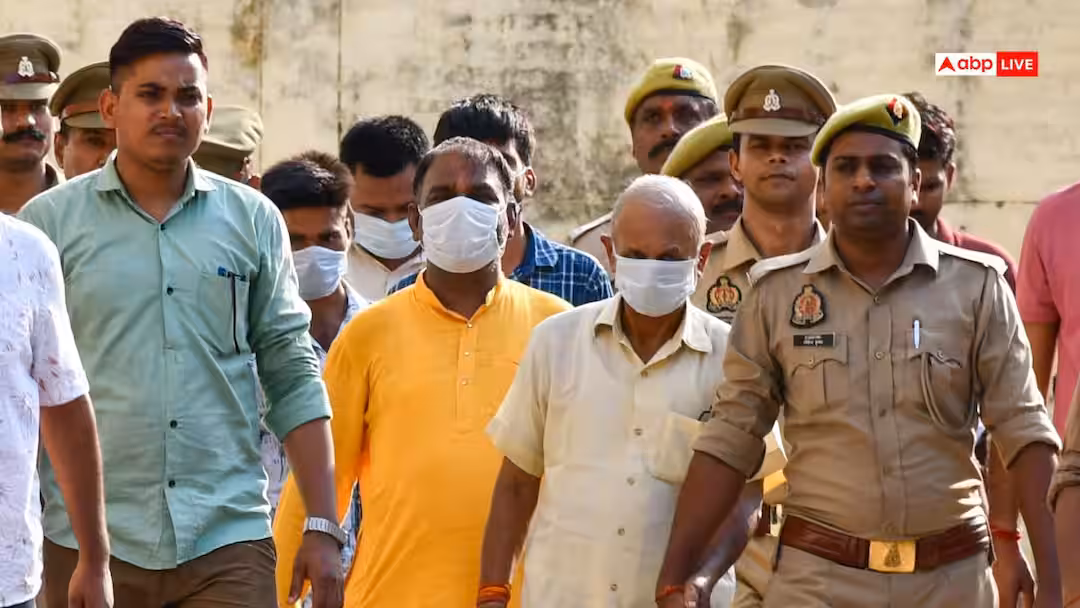 राम मंदिर मामला: कइयों की ड्यूटी के बाद नहीं होती थी तलाशी, सिफारिश पर मिला था नोट गिनने का काम