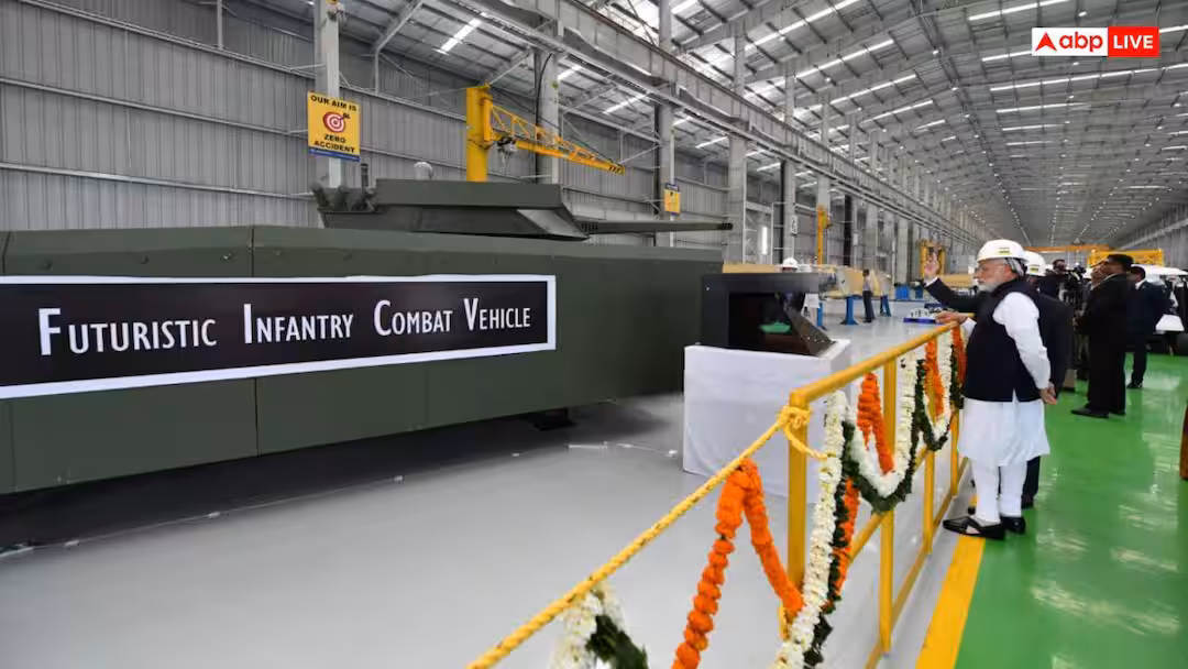 PM मोदी ने सूरत में L&T प्लांट में जोरावर टैंक का लिया जायजा, जानिए क्यों है खास