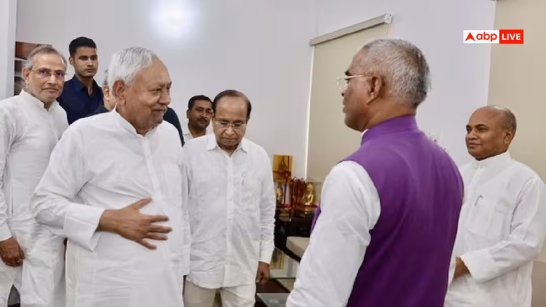 बिहार: आरसीपी सिंह और नीतीश कुमार की हुई मुलाकात, समर्थकों के दावों ने बढ़ाया सियासी पारा