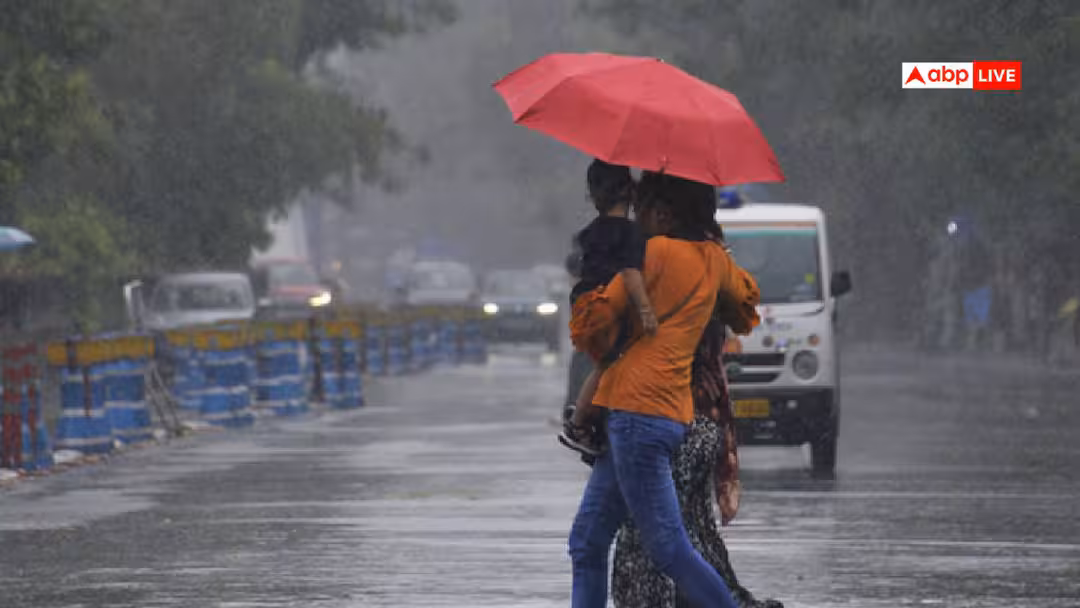Delhi Weather Today: बारिश के साथ हुई दिन की शुरुआत, दो दिन में गिरेगा तापमान, गर्मी से राहत मिलने के आसार