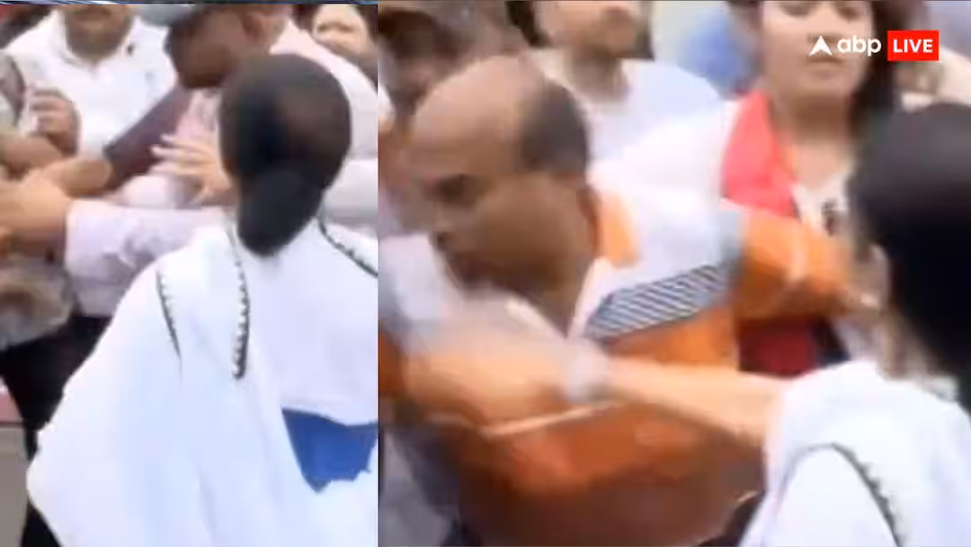 TMC विरोध प्रदर्शन में किस बात पर चढ़ा ममता बनर्जी का पारा, अपने ही कार्यकर्ता को मारा तमाचा, देखें VIDEO