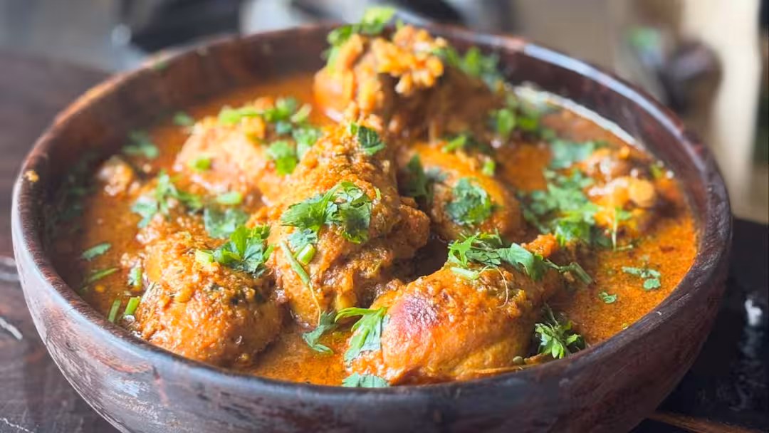 Mughlai Chicken Recipe:घर पर मुगलई चिकन बनाने के लिए किन मसालों की होगी जरूरत? जानिए इसकी आसान रेसिपी