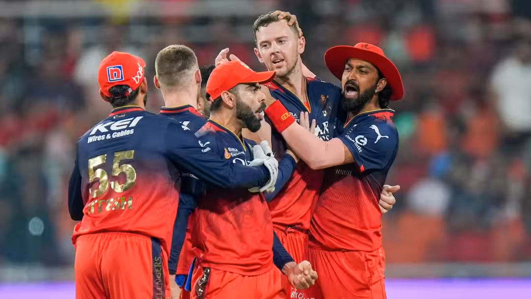 इन 3 खिलाड़ियों को रिलीज कर सकती है चैंपियन RCB, जानें किस-किस के बाहर होने की है उम्मीद
