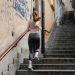 Breathless While Climbing Stairs: क्या सीढ़ियां चढ़ते वक्त फूलती है आपकी भी सांस, जानें यह किस बीमारी का लक्षण?