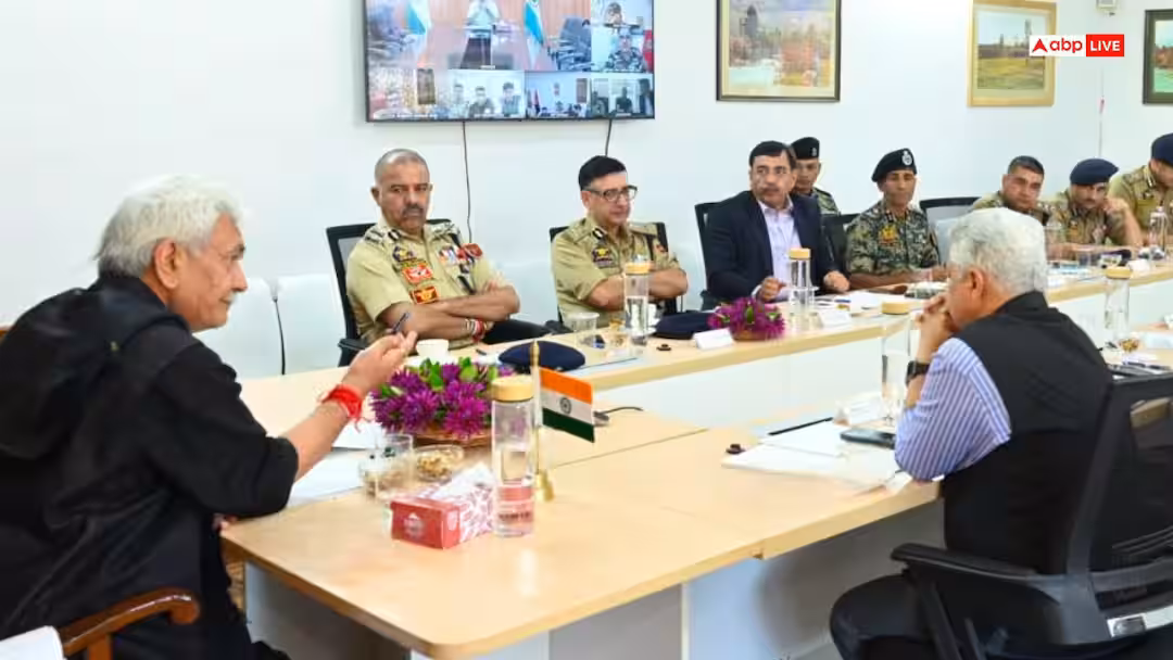 Amarnath Yatra 2026: पंजीकरण में गड़बड़ी पर LG मनोज सिन्हा सख्त, बिना वैध परमिट यात्रा न करने की अपील